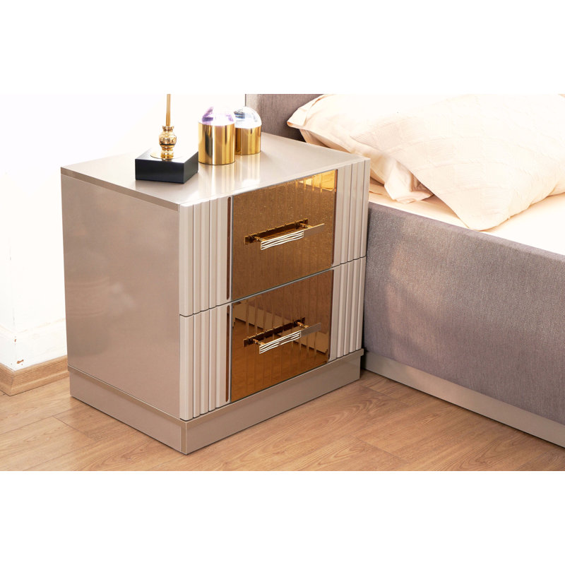 Table de chevet détaillée en bois