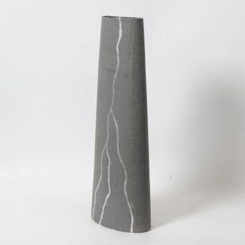 Vase de table en céramique gris Coyan, H 27,01 po x l 5,2 po x P 8,58 po