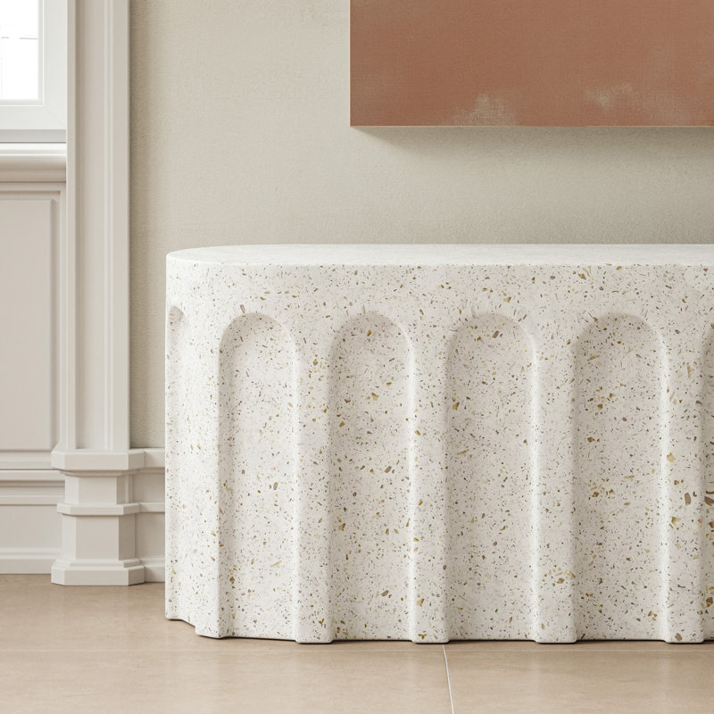 Vicky Bench, Ivory