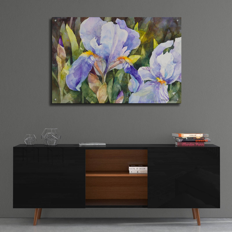 «Mauve iris gros plan» par Annelein Beukenkamp, art mural en verre acrylique, H 24 po x l 36 po x P 0,2 po