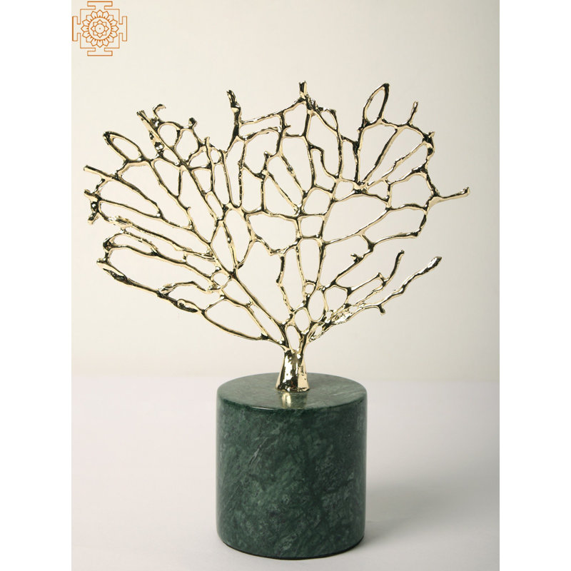 Décoration d'arbre doré et marbré 