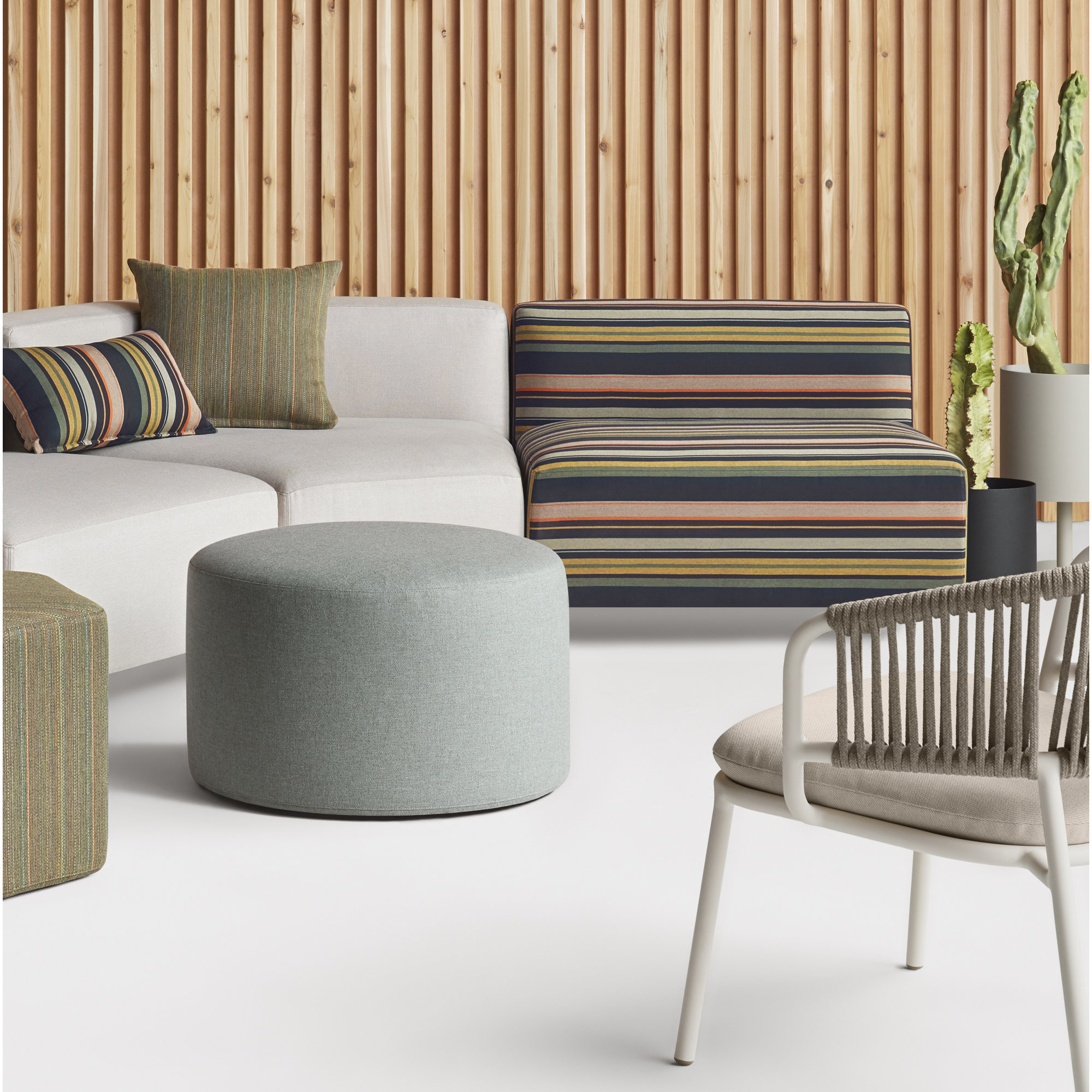 Mate Powder Coated Aluminum Outdoor Lounge Chair , Sunbrella® Cushions Included, Linen Sunbrella®