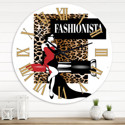 Illustration de la mode d'une femme habillée en rouge sur un motif léopard - horloge murale moderne