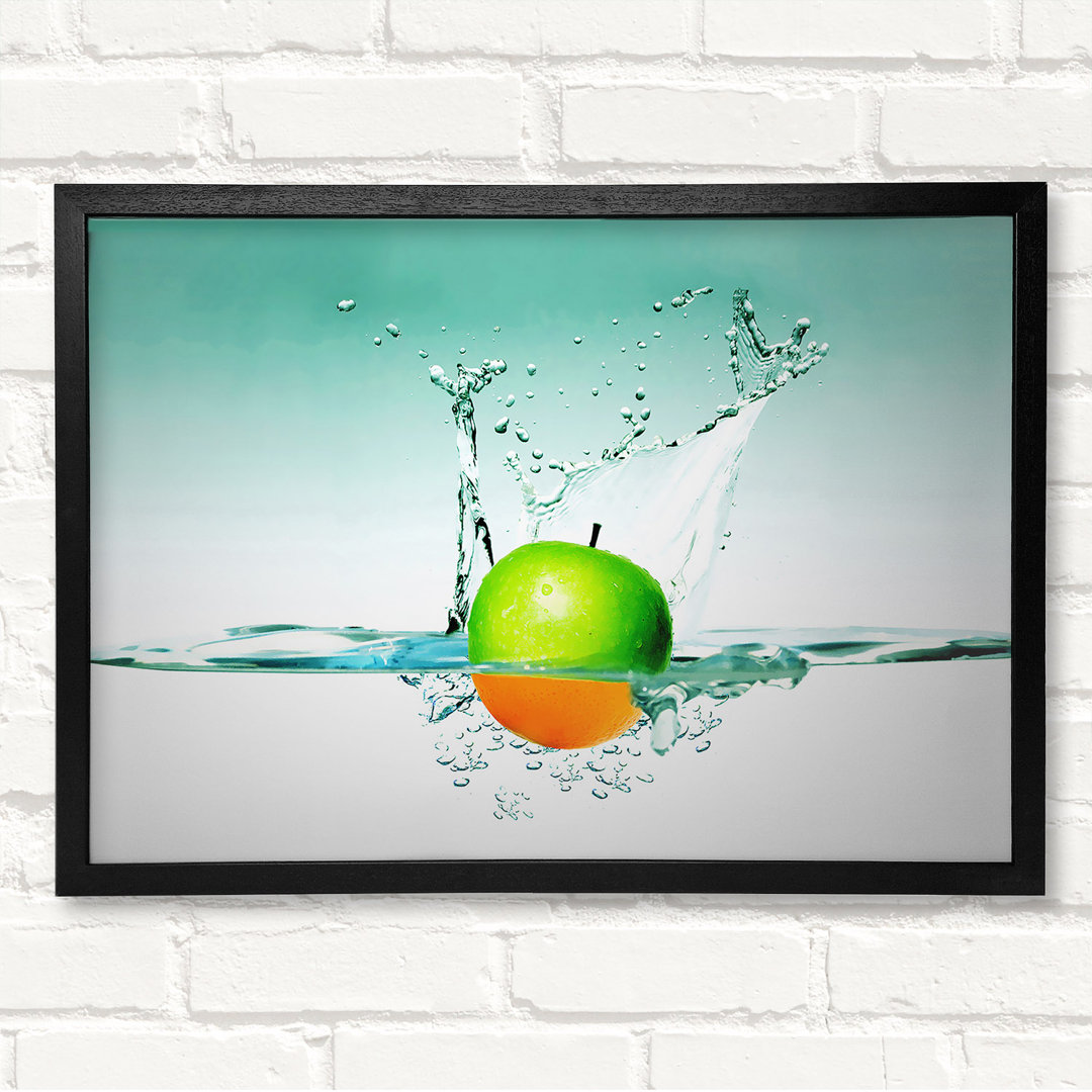 Orange Or Apple Splash - Geschlossener Eckrahmen Kunstdrucke auf Holz