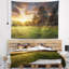 Paysage avec clôture clôturée au lever du soleil-28491859