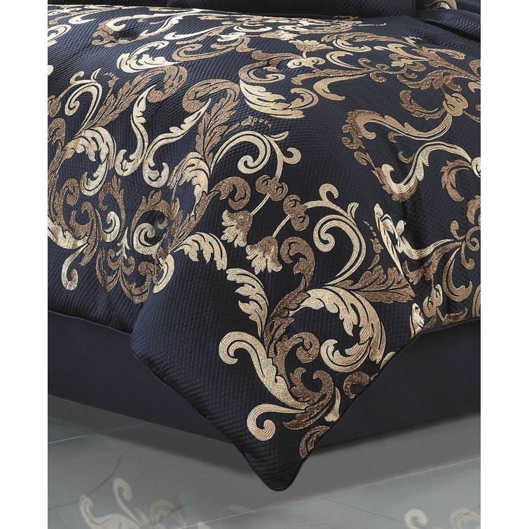 https://assets.wfcdn.com/im/90406494/resize-h755-w755%5Ecompr-r85/2517/251716018/Joele+Polyester+Jacquard+Comforter+Set.jpg