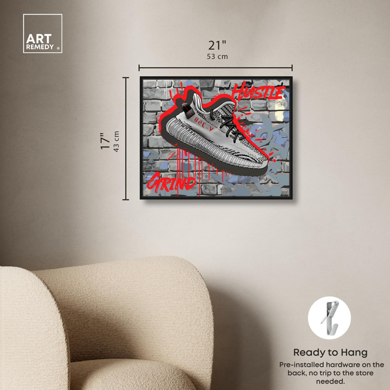 Art mural Sneaker Brick , Cadre flottant noir, H 21 po x l 17 po