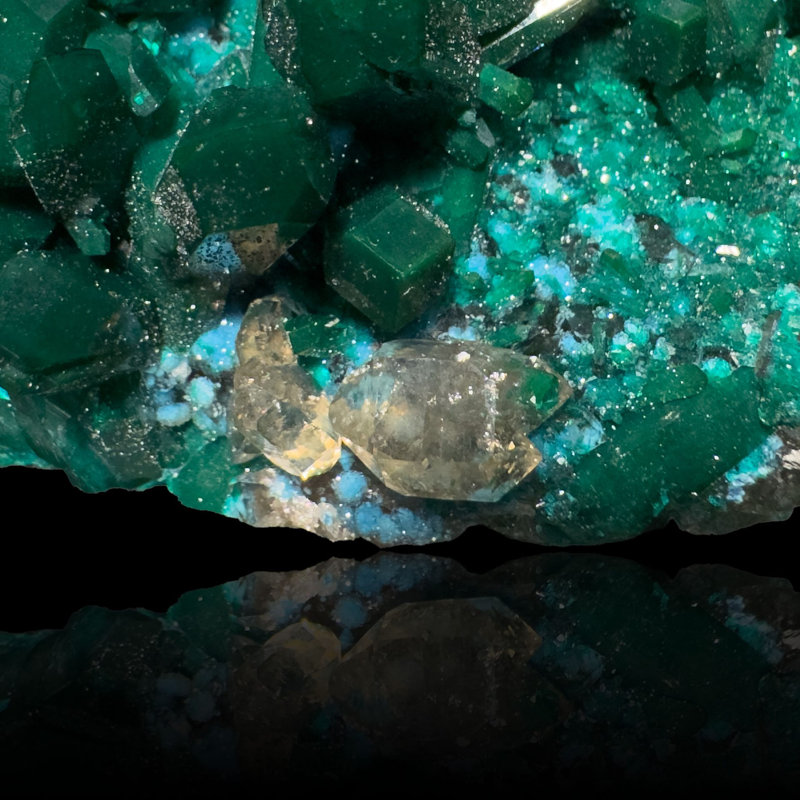Dioptase on Calcite With Plancheite