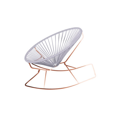 Chaise berçante intérieure / extérieure faite à la main Innit