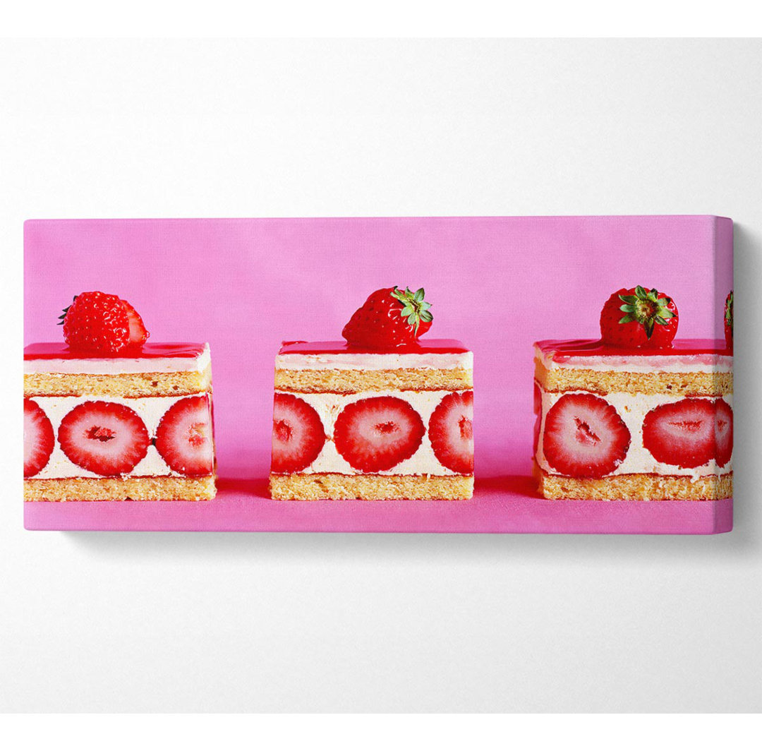 Strawberry Cake Delight - Panorama-Kunstdrucke auf Leinwand - Wrapped Canvas