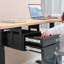 2 tiroirs verrouillables sous le bureau
