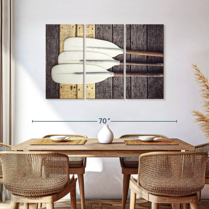 Trois raquettes blanches Sireci, H 36 po x l 57 po