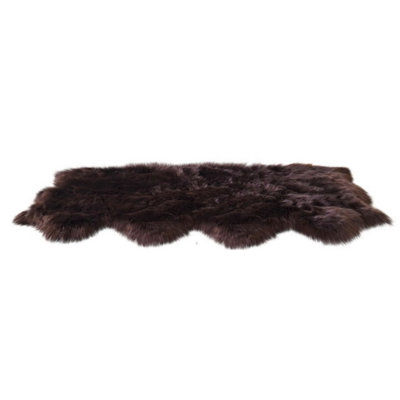 Tapis brun foncé en peau de mouton à poil long fabriqué à la main Whelchel