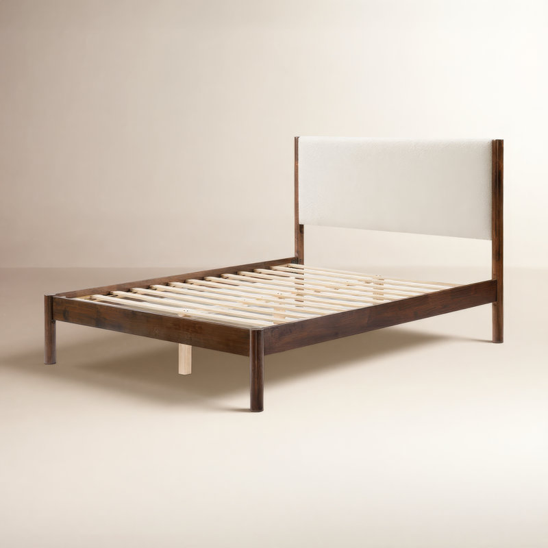 Structure de lit en bois massif Ardin avec tête de lit tapissier crème, Grand lit, Noyer
