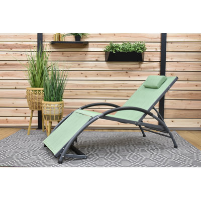 Chaise de patio avec coussins Dematteo