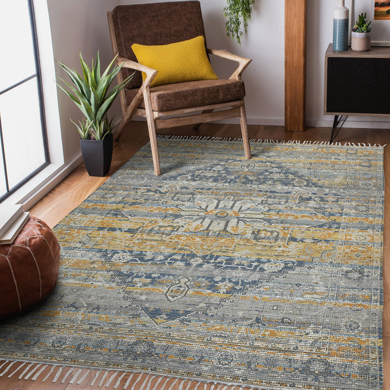Porcaro Oriental Indoor Rug, Rectangle 5' x 7'6'