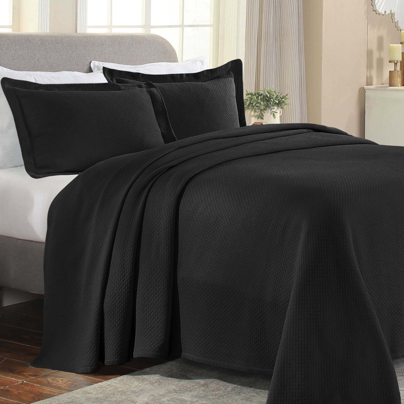 Superior Solitaire Waffled Matelassé Bedspread Set with Shams, King Bedspread + 2 Shams, Black