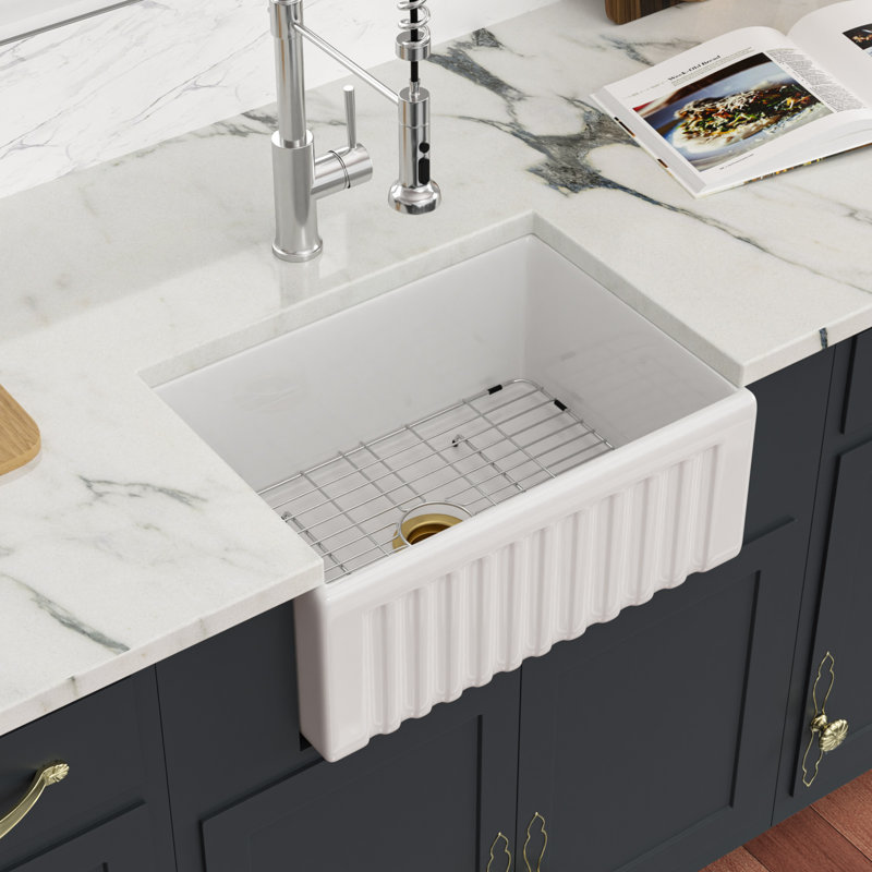 Évier de cuisine à simple cuve en céramique blanc lustré 24 po x l 18 po avec grille d'évier et crépine, Gold Drain Part