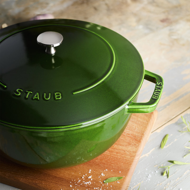 Four français en fonte Staub Essential, 5 pintes, pour 5 à 6 personnes, fabriqué en France - Basilic