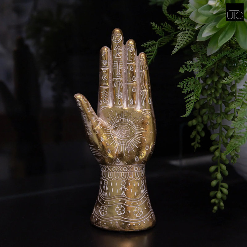 Figurine en céramique à gauche finition or mat, H 5,75 po x l 5,75 po x P 7,25 po