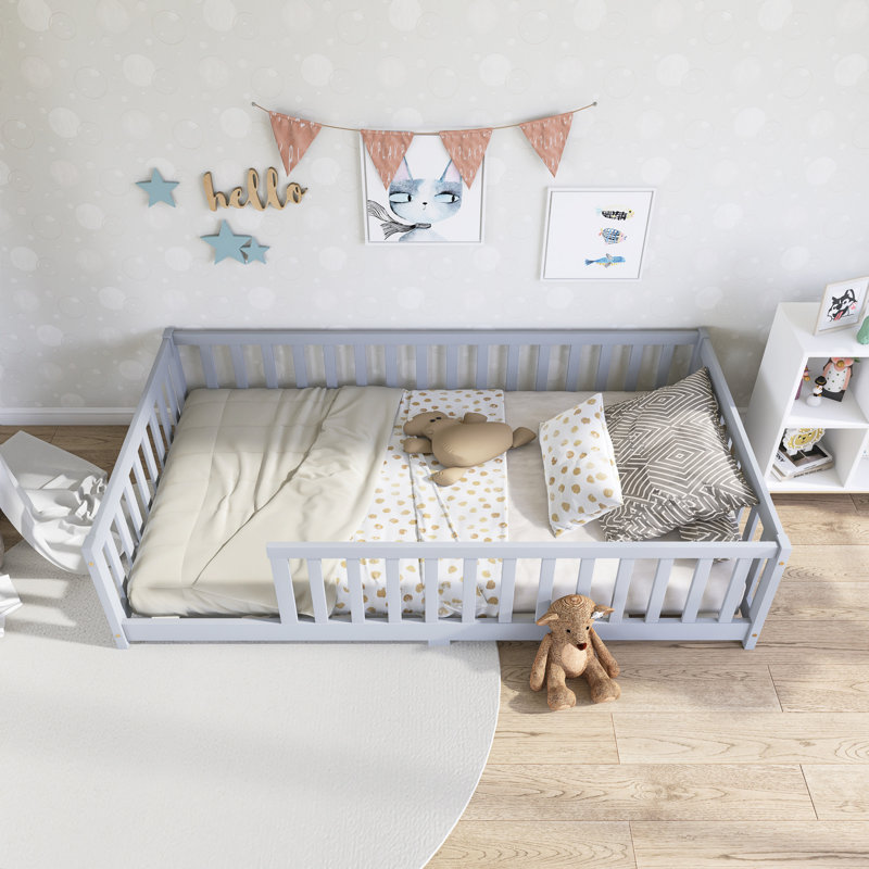 Lit simple en bois avec garde-corps, Gris