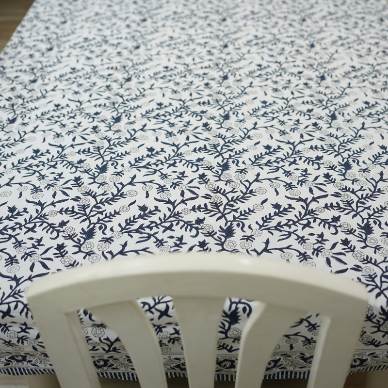 Housse de table imprimée à la main - Élégante décoration de salle à manger Shehjan, L 90 po x P 60 po