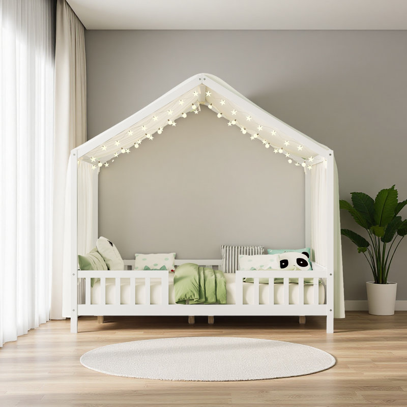 House Shape With High Railings, Full, White