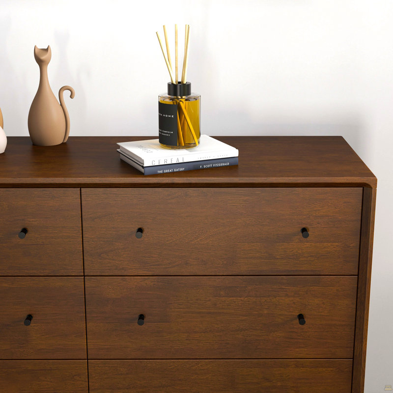 Commode en bois massif
