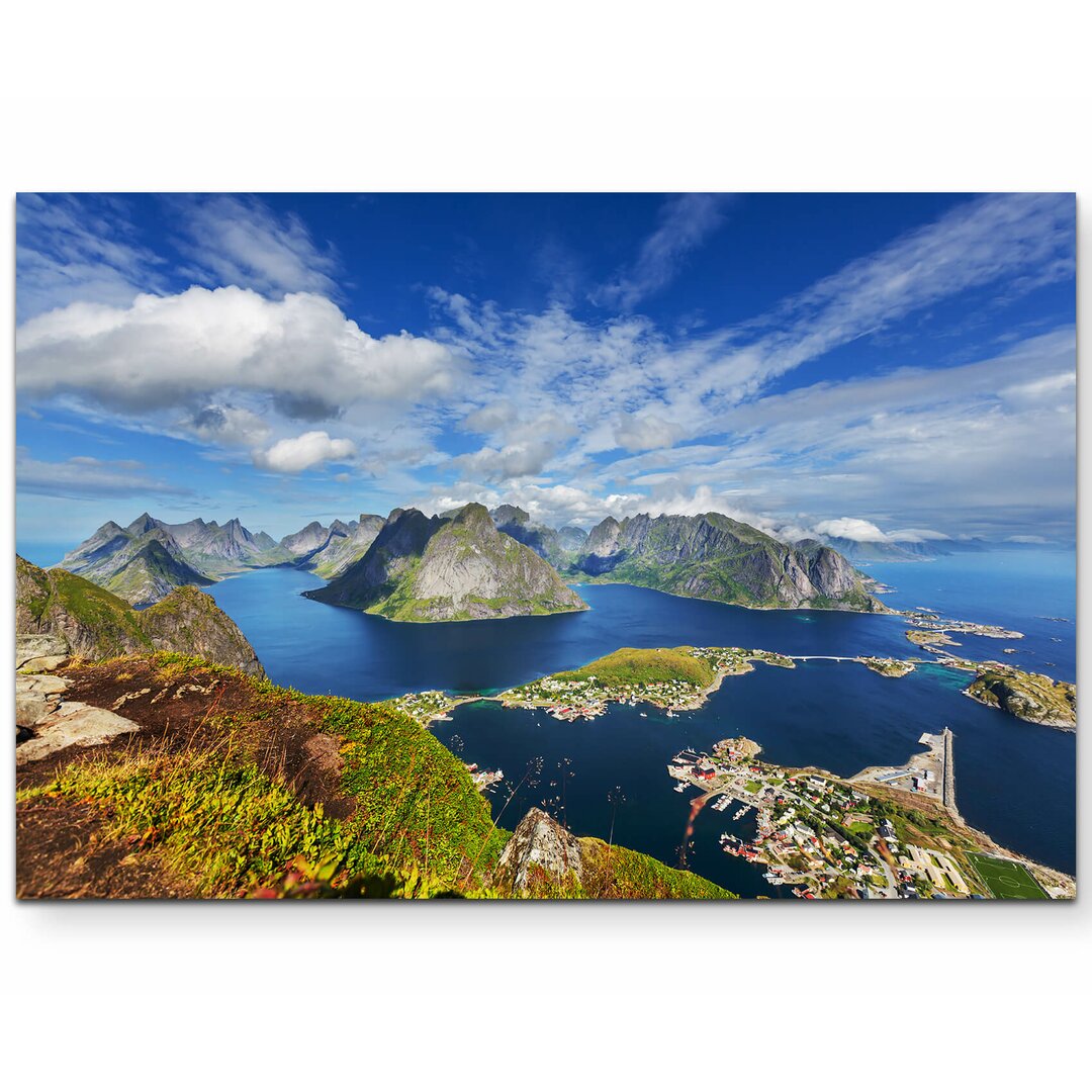 Leinwandbild Lofoten Insel in Norwegen bei blauen Himmel