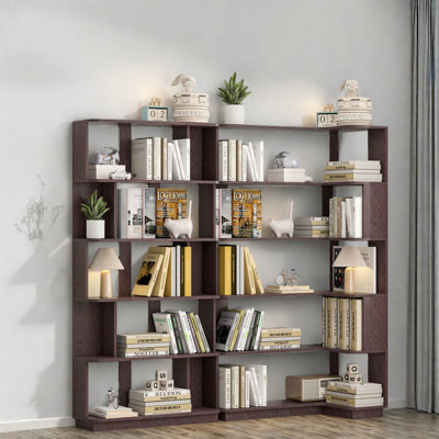 Des bibliothèques modernes peu encombrantes, un panneau de fibres à densité moyenne et une solution de rangement polyvalente pour la maison