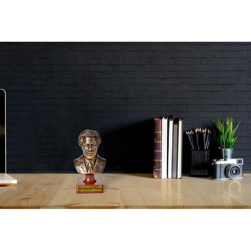 Milio Resin Bust Decorative Object