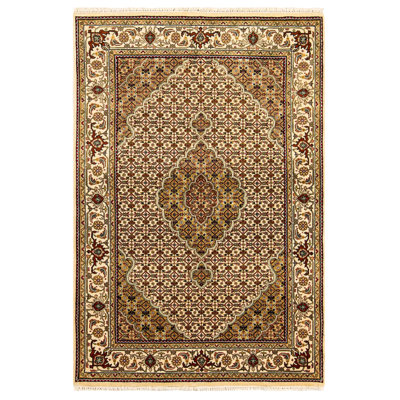 Tapis ivoire et ivoire noué à la main de haute qualité