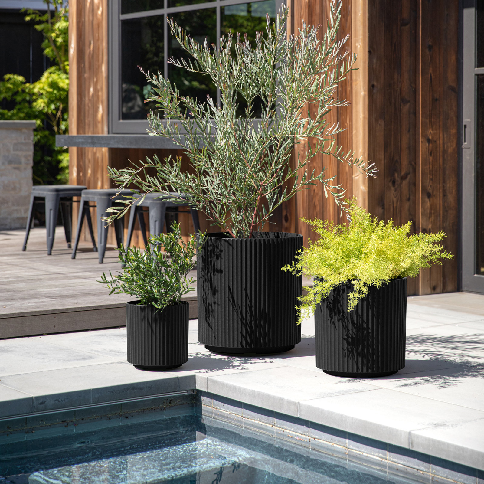 Demi Series 19" Pot Planter, Black