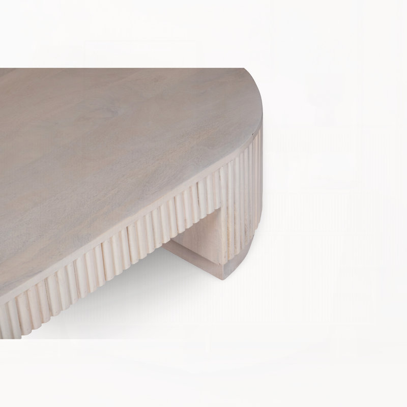 Table basse en bois blanchi