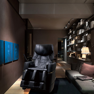 JP970 Faux Leather Heated Massage Chair with Ottoman
