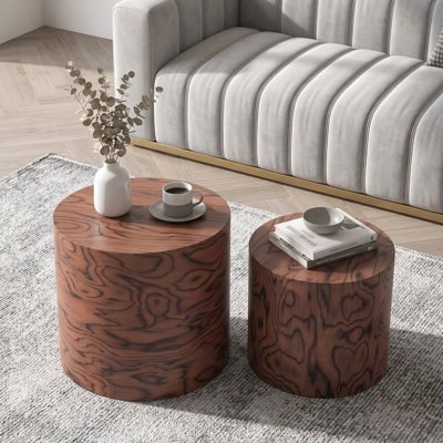 Ensemble de 2 tables basses rondes gigognes FFZ 19 po style ferme moderne wabi-sabi, sans assemblage, avec motif de souche d'arbre.