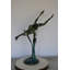 Grande statue de Madira sautant sur un marbre en bronze - Taille: L 29 po x l 21 po x H 40 po.