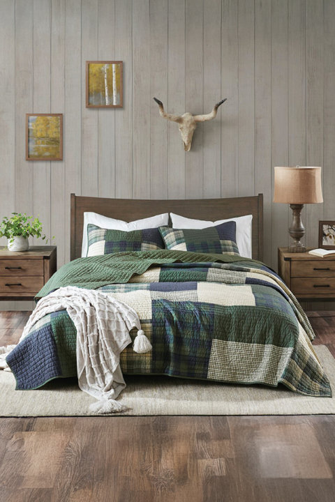 Quilts & Coverlets