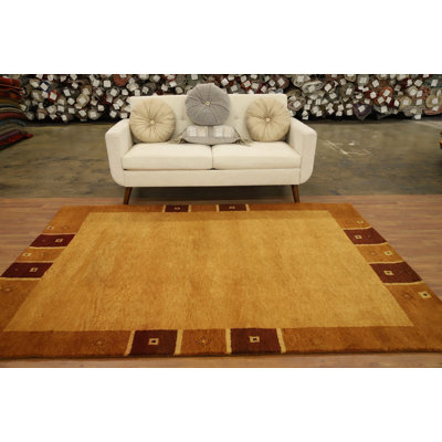 Tapis jaune moderne de style Gabbeh 6 x 8 avec bordures pour espaces chics