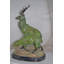 Statue deux cerfs Cushenilt en bronze avec une finition patine verte - Taille: L 15 po x l 22 po x H 32 po.