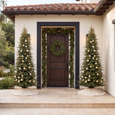 Grannia 12' Lighted Christmas Tree