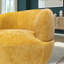 Chaise pivotante en chenille dorée Thornton-1581510463