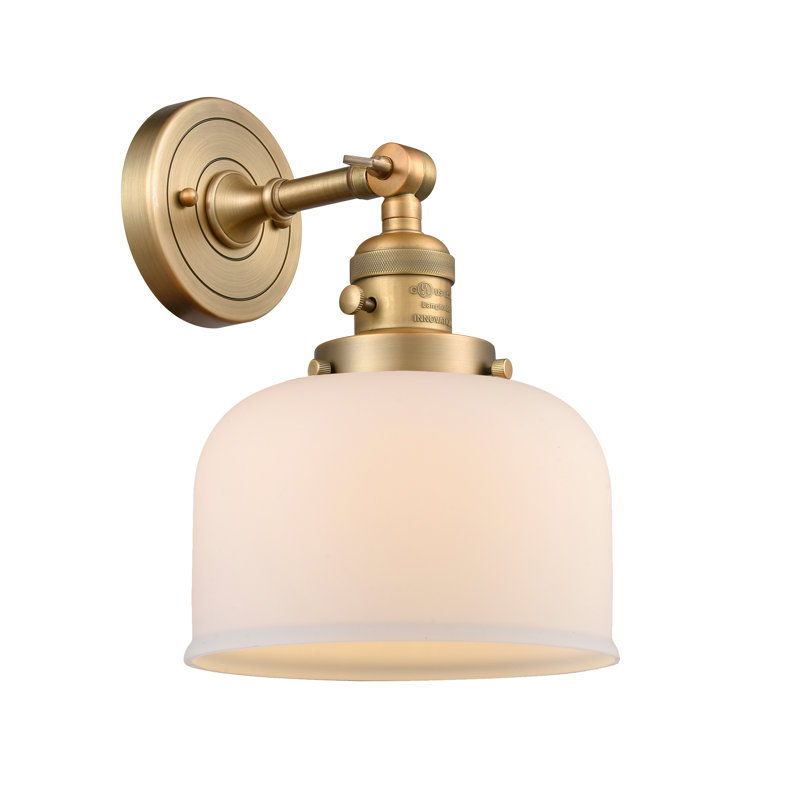 Applique murale 1 lumière 5 po Bell, Boîtier blanc mat, Ampoule à DEL rétro de 3,5 W, Laiton brossé