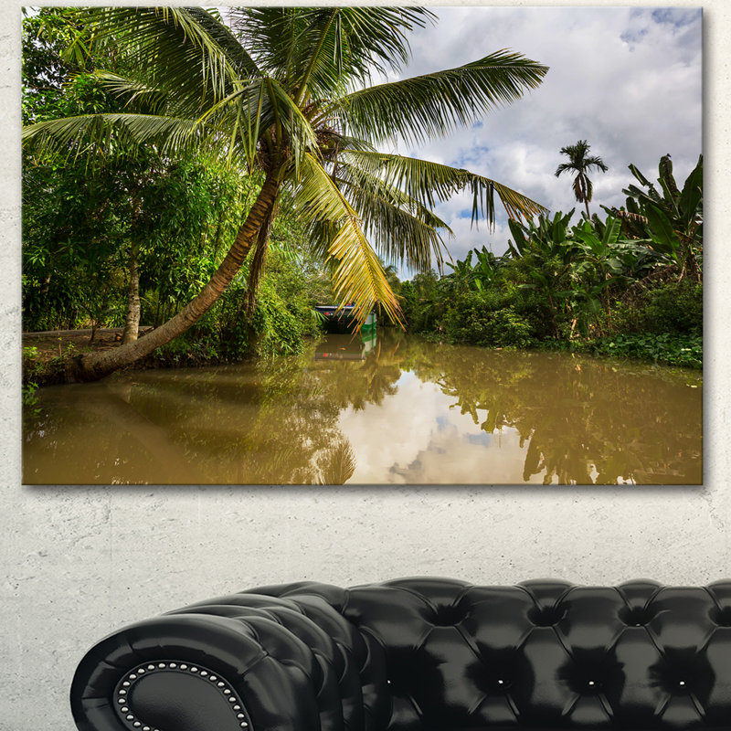 «Tropical River with Bent Coconut Palm», reproduction de photo sur toile tendue, H 8 po x l 12 po
