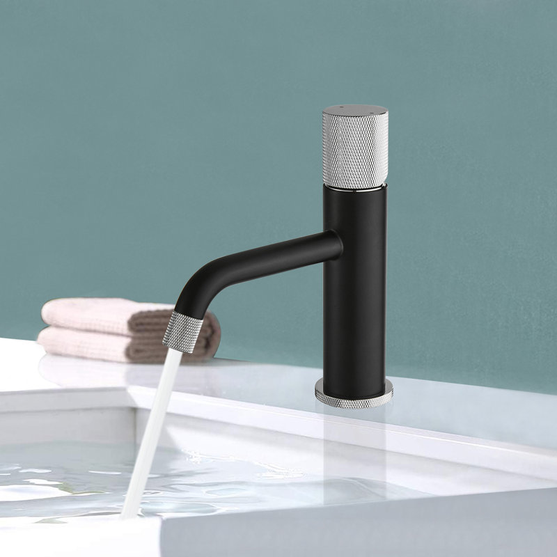 Single-Hole Bathroom Faucet, Black/Plating