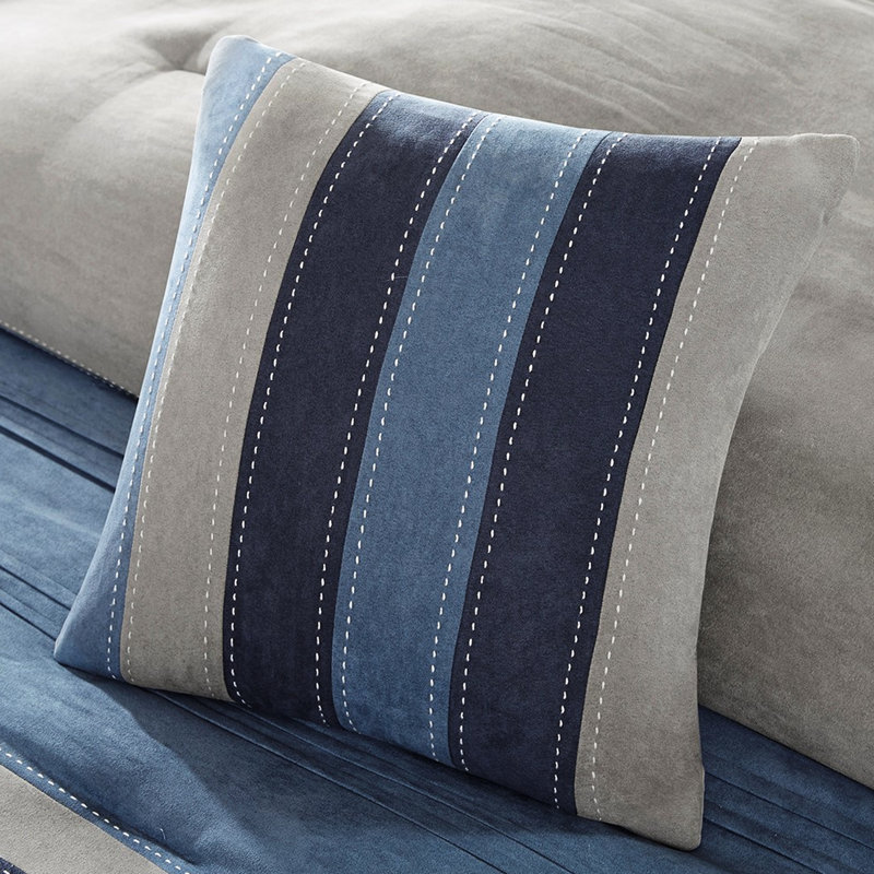 Couette King en microfibre bleu marine avec 2 taies d'oreiller et 3 oreillers faciles à nettoyer.