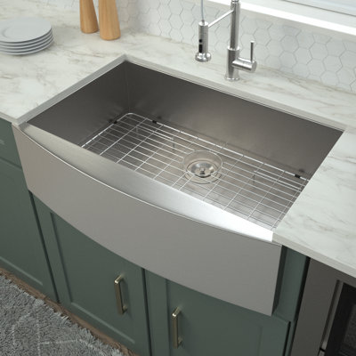 33'' L x 20'' W Farmhouse / Apron Stainless Steel Single Bowl Kitchen Sink with Sink Grid, Strainer and Roll-up Rack
