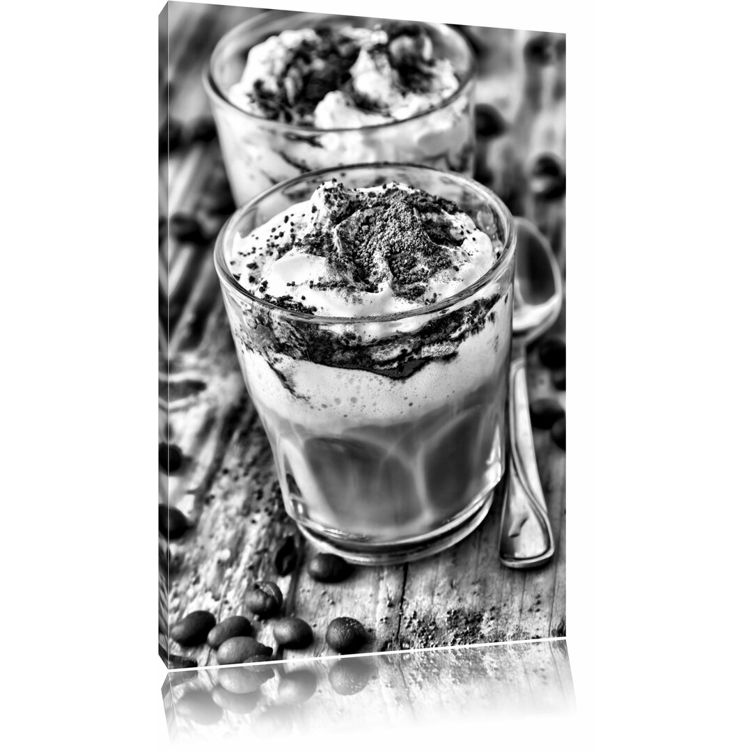 Leinwandbild Leckerer Cappuccino mit Schokostreusel in Monochrom