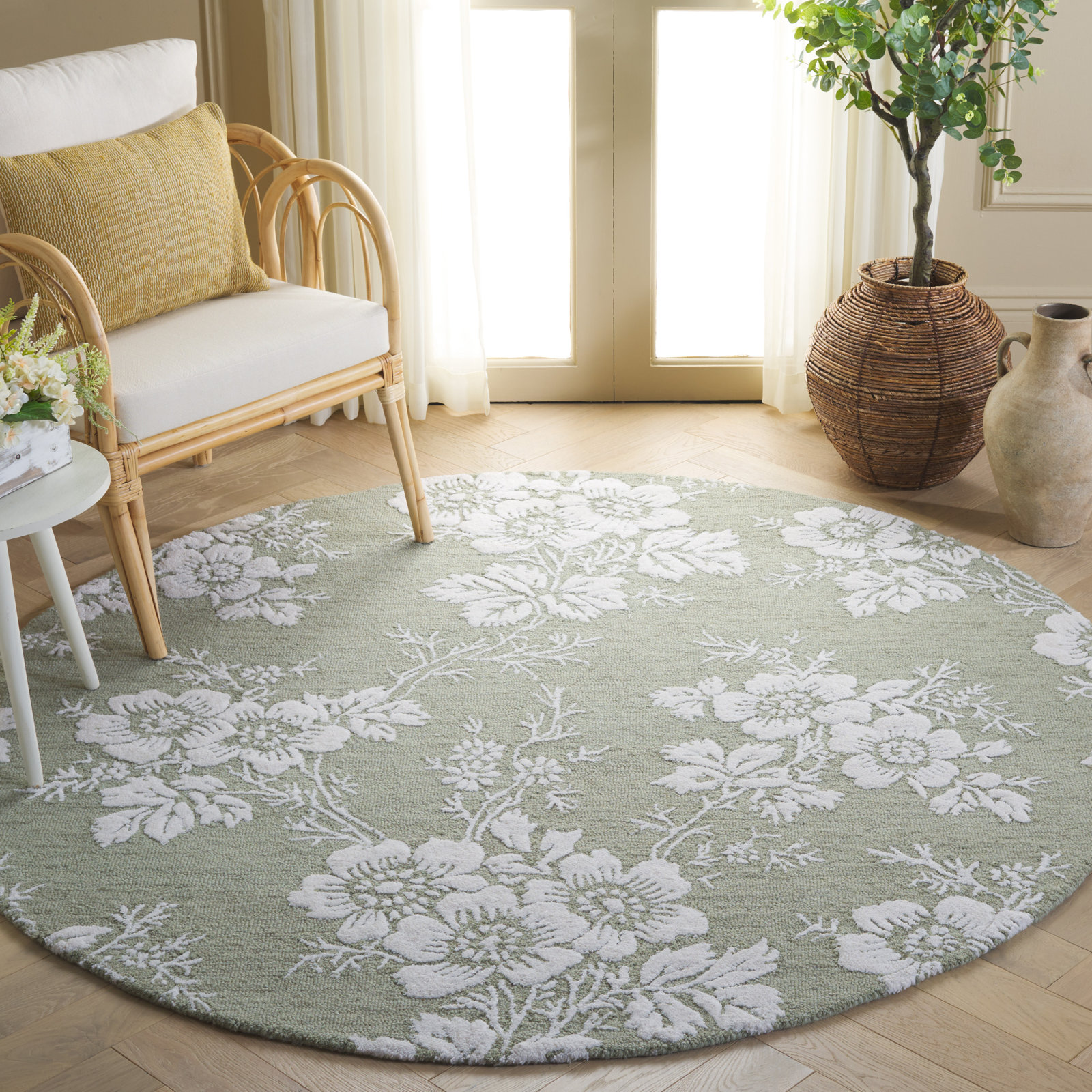 Hand-Tufted Wool Floral Rug, Round 6'