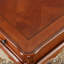 Bureau rectangulaire brun en bois massif